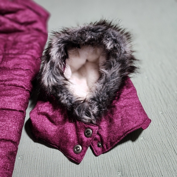 GreenTea Purple Puffer Vest with Faux Fur Trim - Picture 9 of 10